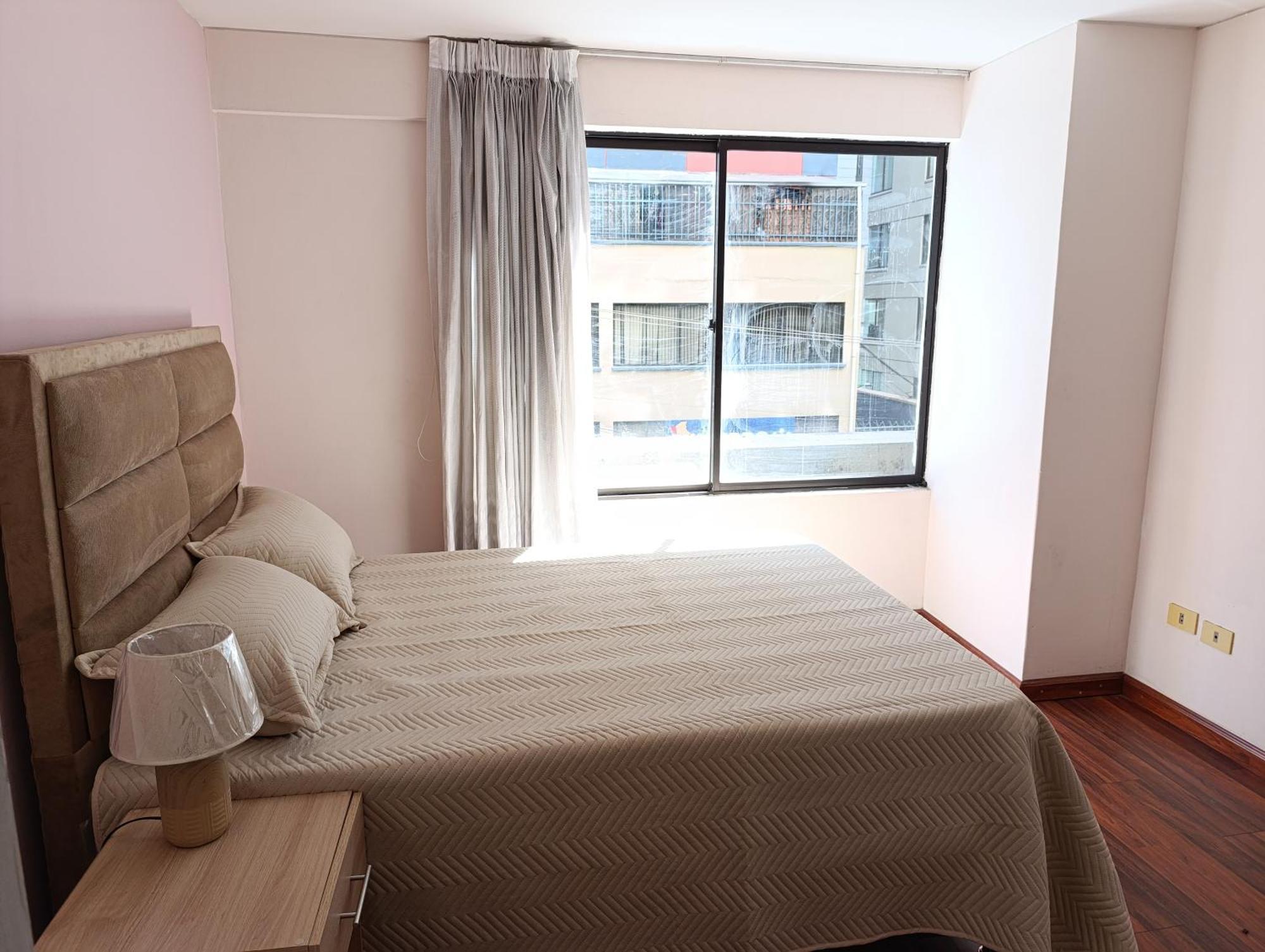 Departamento De 4 Espacioso Cerca Del Centro De * La Paz